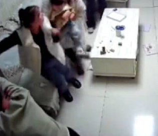 承德一居民楼发生沉降