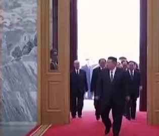 金正恩接见女足冠军队