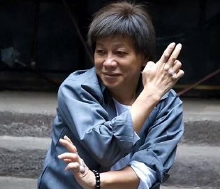 梁小龙告别仪式举行