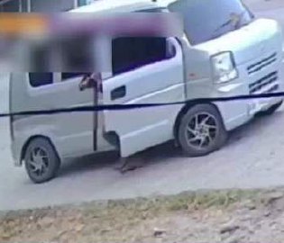 菲武装人员当街发射RPG火箭弹