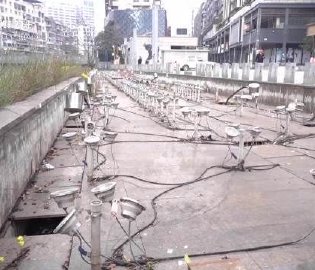 喷水景观变垃圾场