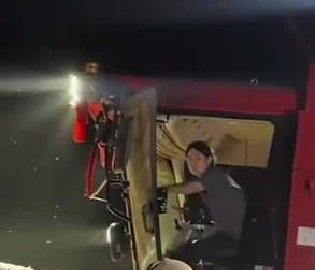 95后女农机手麦收时1天1顿饭