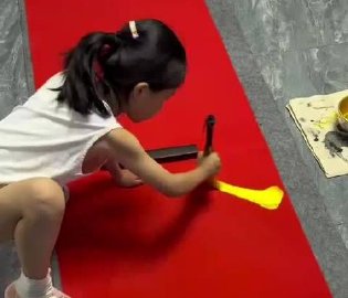 7岁女娃悬腕练字