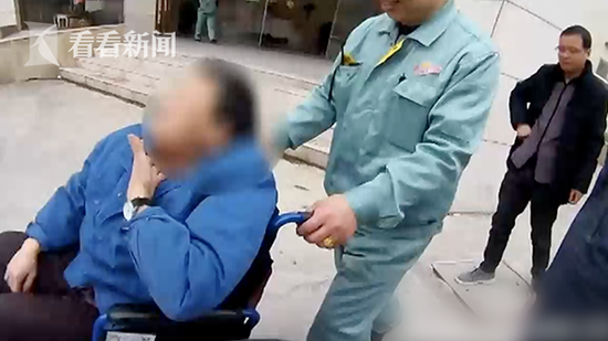 83岁老太翻越2米多高栅栏逃离养老院：我想家了!