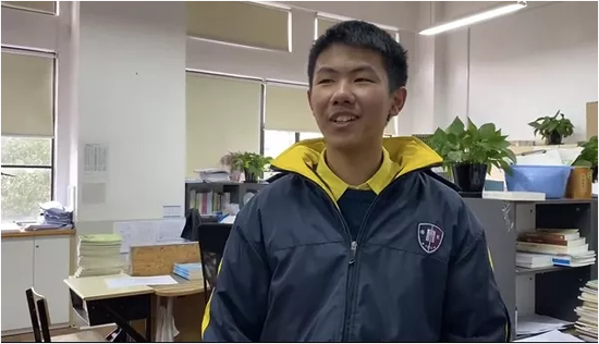 这个05后少年,刷屏了!