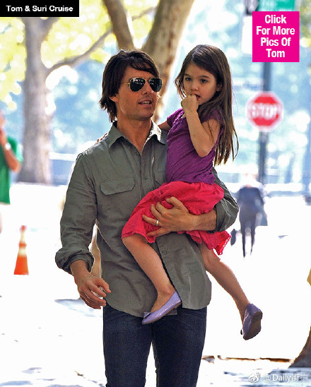 Suri小时候和爸爸在一起的街拍，超萌！