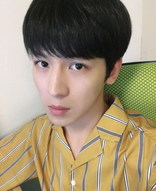 小哥了解大型游戏服务器的价格及其售后服务保障