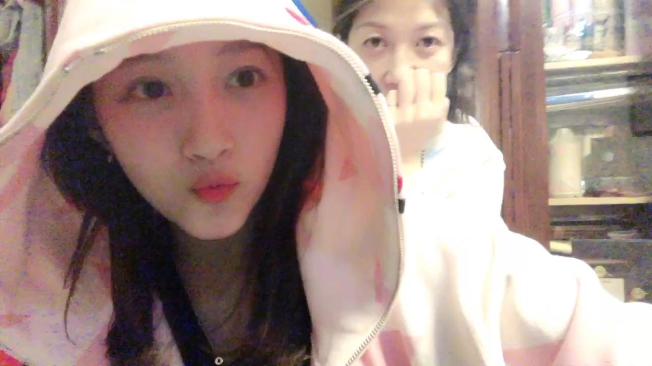 辟谣！关晓彤深夜发打麻将能视频证清白