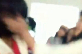 网曝女生遭数同学掌掴掐脖子 全程未还手