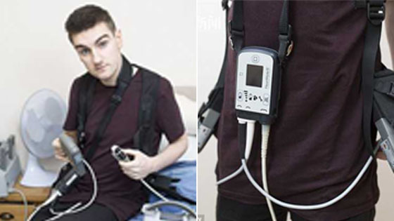 大学生身上有个孔 每晚需充电不然就会死