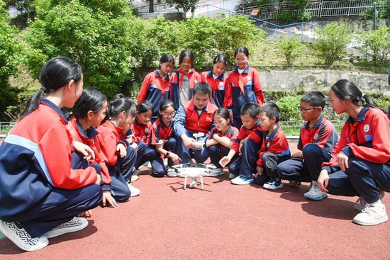 "六一"节里那些美好"南网印记"