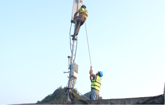 自2004年贵州移动吹响2g"村通"建设号角的那一刻起,一批又一批的贵州