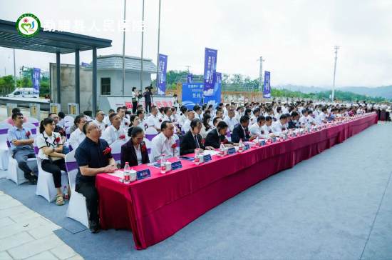 云盛达建设集团董事长吴应灿出席揭牌仪式