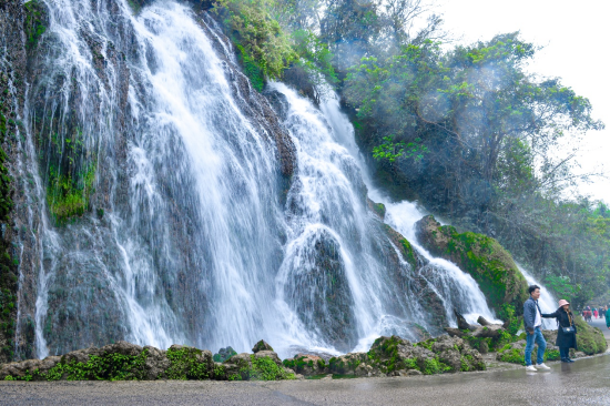拉雅瀑布 摄/任珍宇
