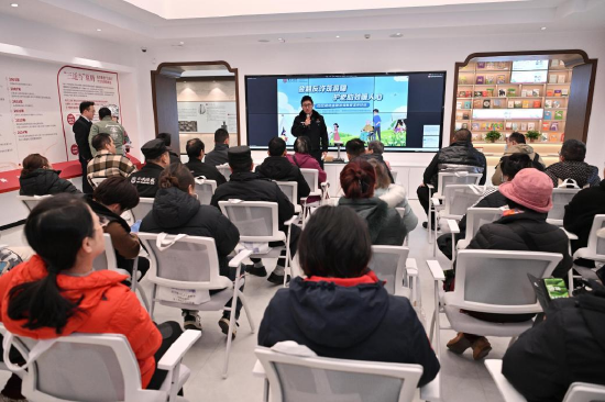 “金融反诈筑屏障，护老助残暖人心”主题金融知识宣传教育活动现场 摄影：潘懿