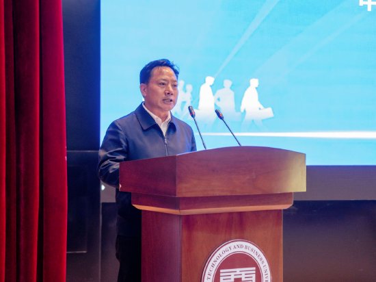 中共昆明市委组织部部务委员秦思致辞