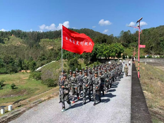 松茂基地在军训中锤炼运动员的作风品质