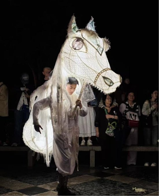 “马騳騳”巡游示意图