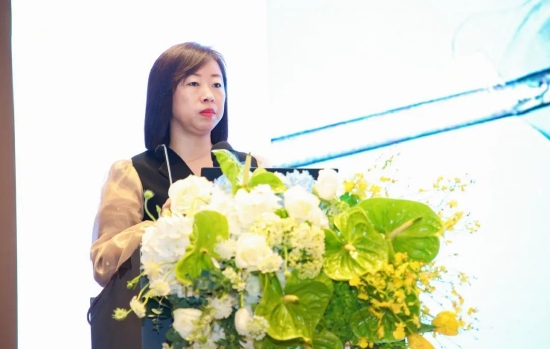 张焱教授:icl术中并发症处理赵波教授:icl术后处理郑晶晶医生:icl晶体