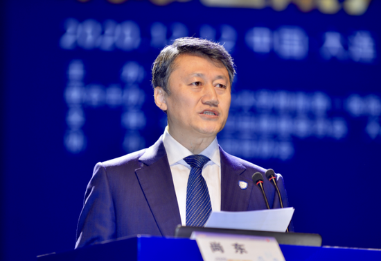 大医一院副院长尚东主持会议