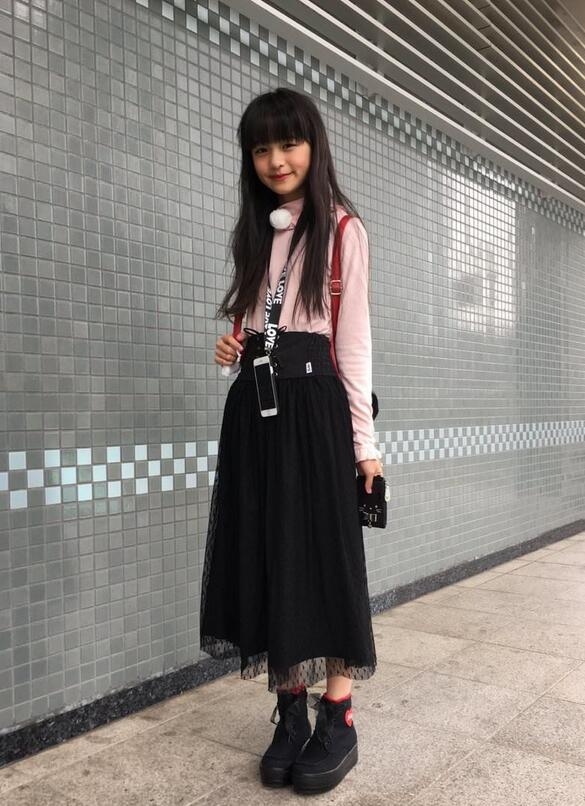 13岁日本女孩爆红 网友盛赞"最美小学生"