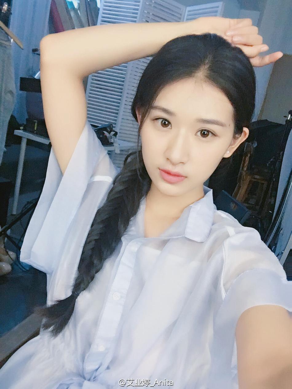 组图:撞脸刘亦菲!中戏女生素颜清纯大长腿_高清图集_新浪网
