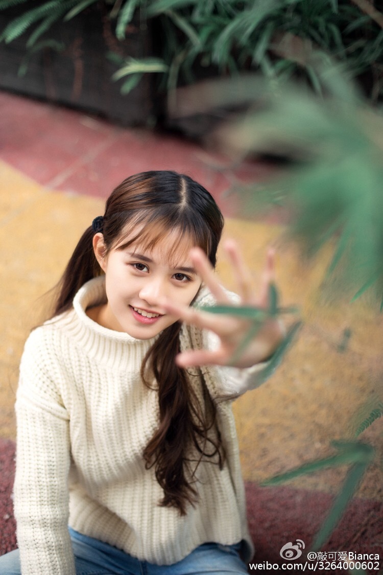 组图:川师校花晒文艺写真 清纯可爱酷似昆凌_高清图集_新浪网