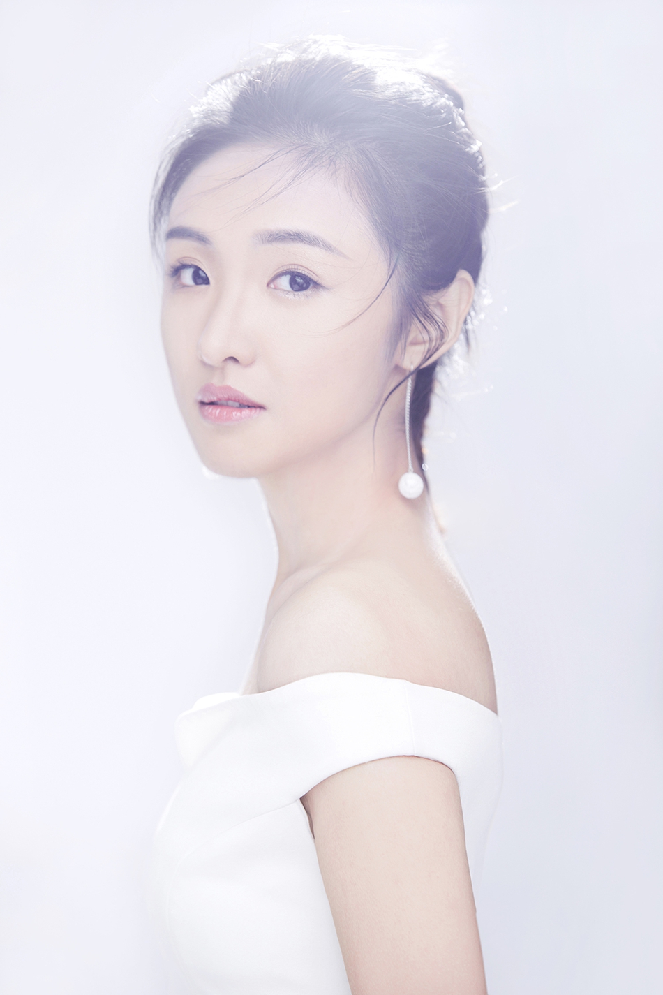 大学(wilfrid laurier university)的校花李晓恬拍摄了一组朋克写真