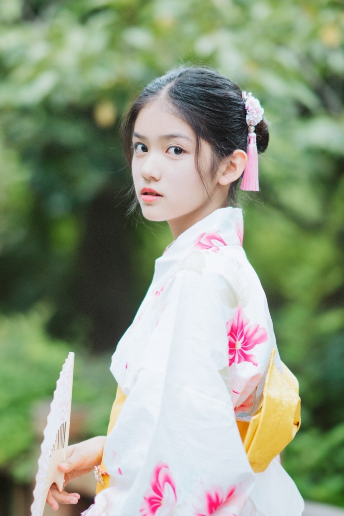 组图:河北00后校花笑容灿烂 少女感十足