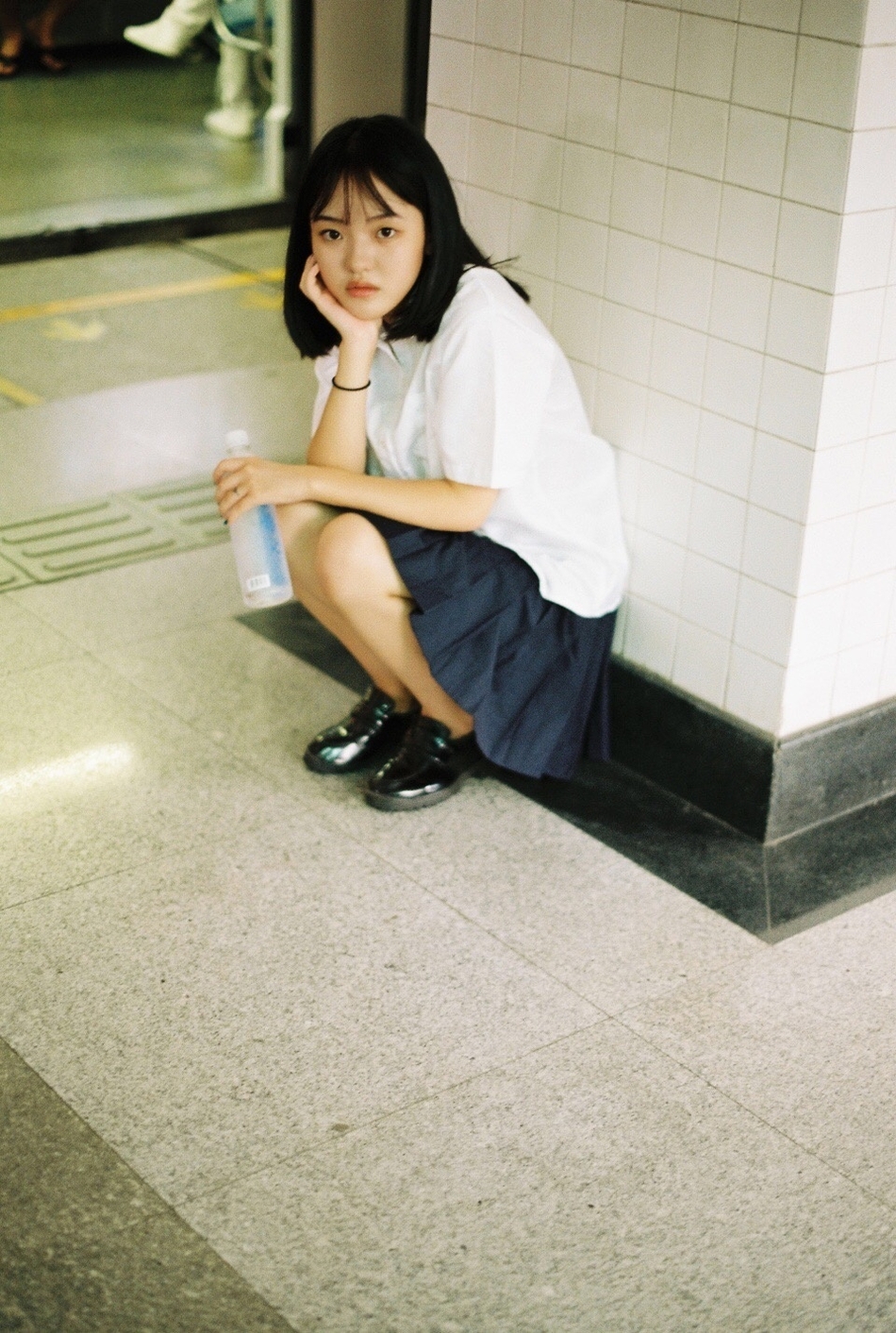 组图:上海高校校花晒校园写真 清新文艺