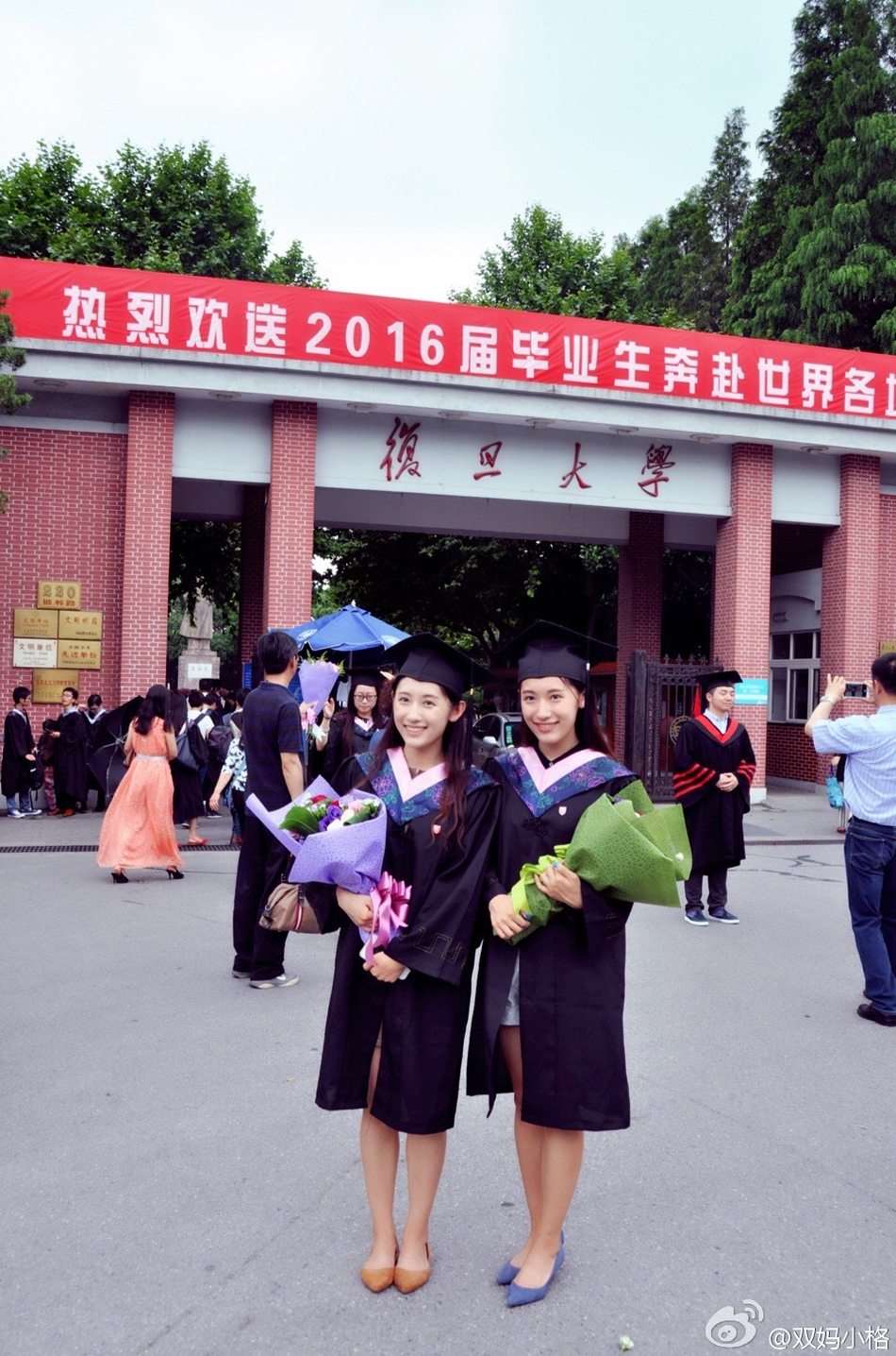 同上复旦哈佛的双胞胎姐妹花 现一起入职央视