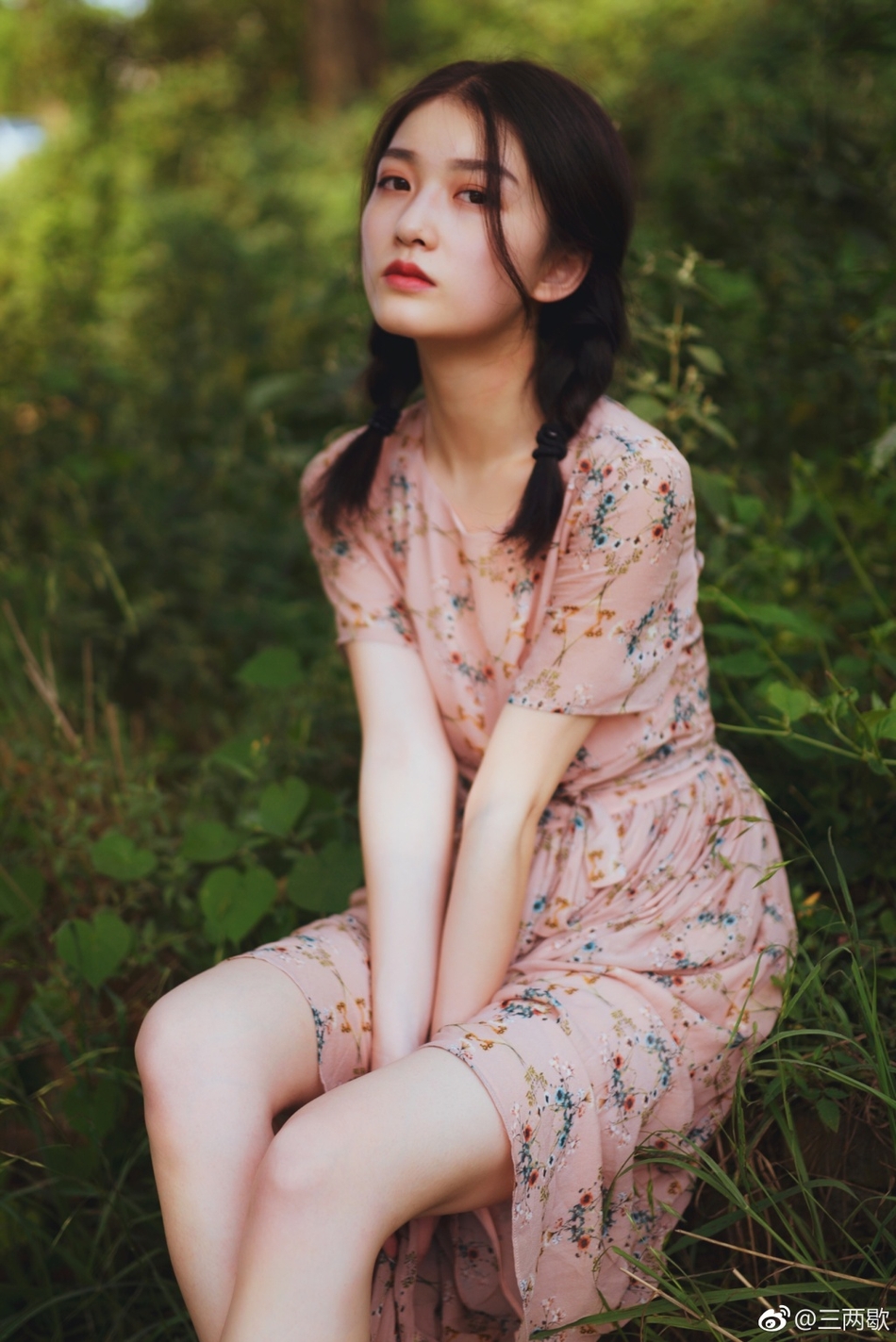 组图:青岛农大校花晒唯美写真 清新文艺