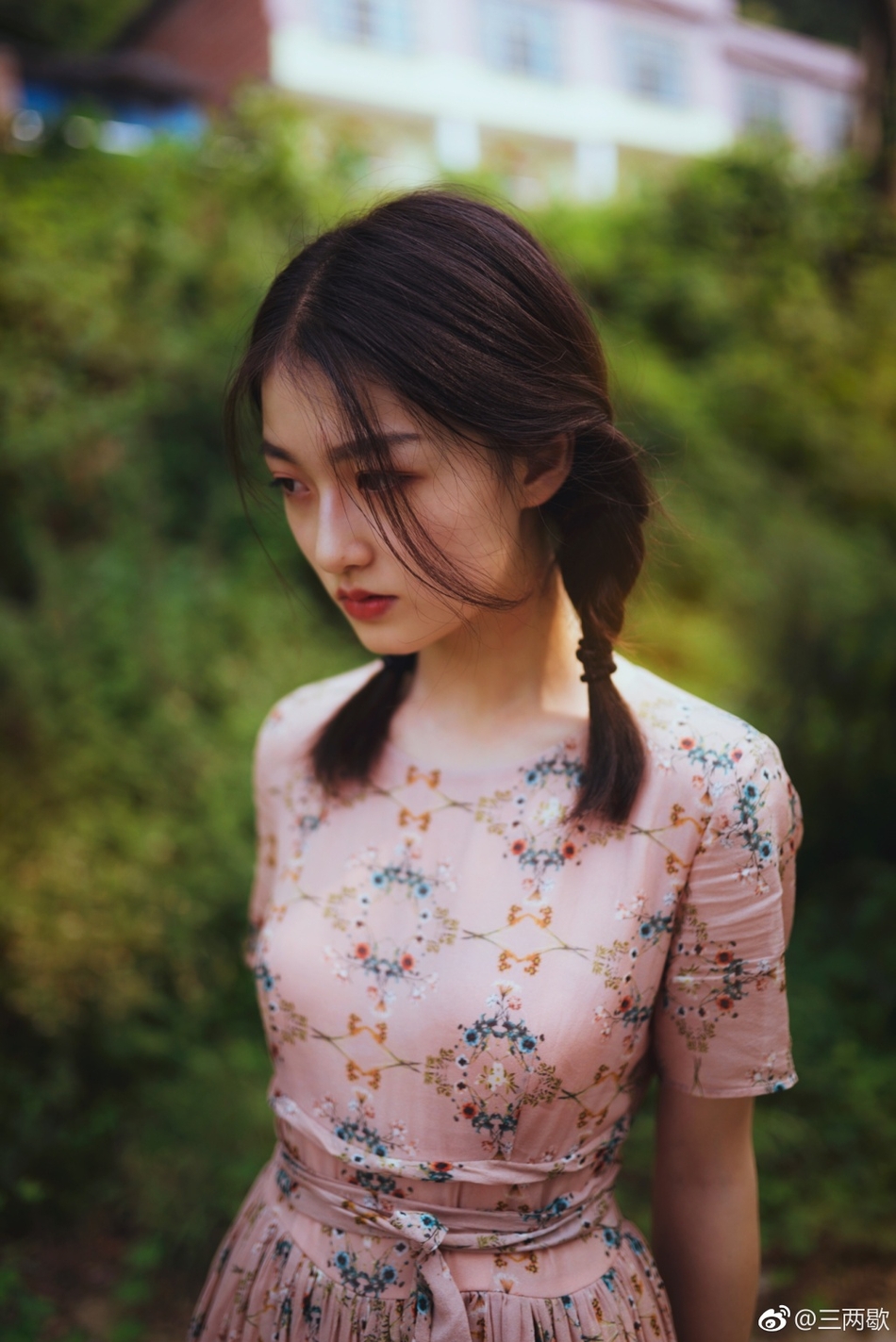 组图:青岛农大校花晒唯美写真 清新文艺