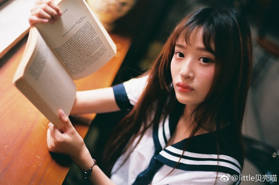 擅长弹吉他绘画唱歌,喜欢gai 喜欢万圣节,是一名模特哦~@little贝壳喵