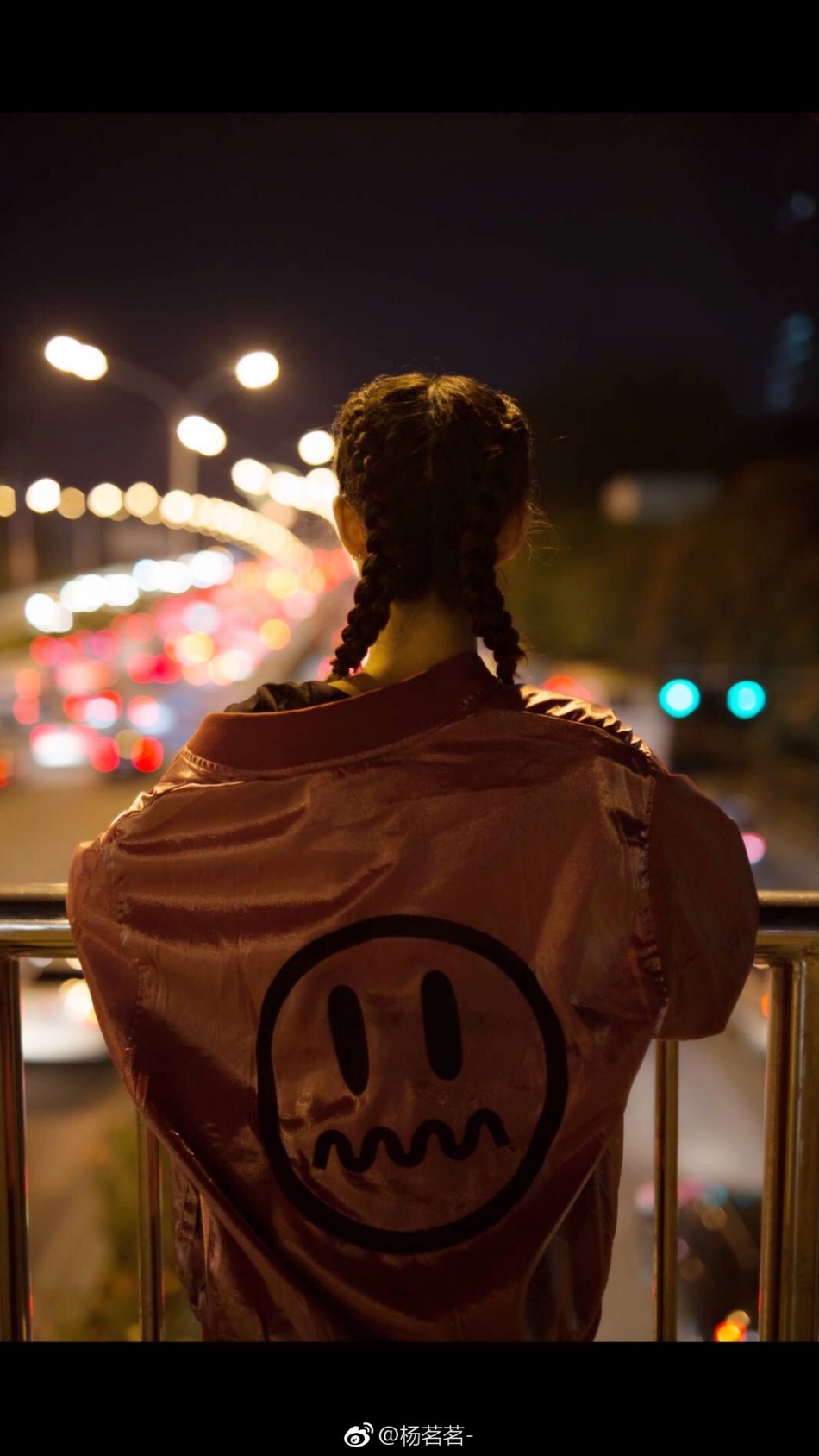 组图:北航清纯美女晒写真 洒脱随性笑容甜