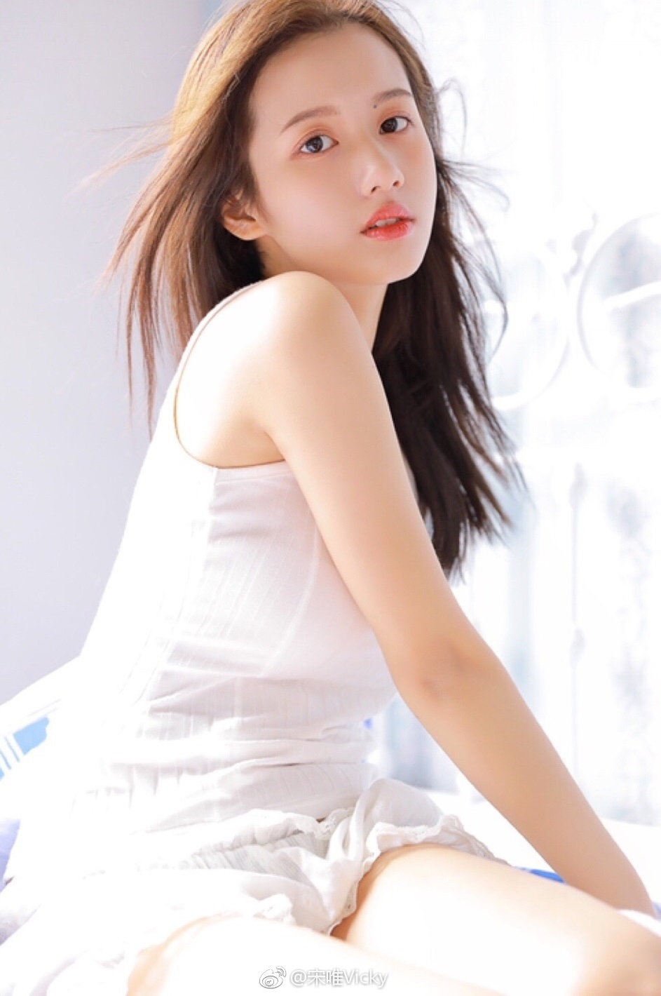 组图:上海视觉艺术学院小女神清纯写真 青春洋溢