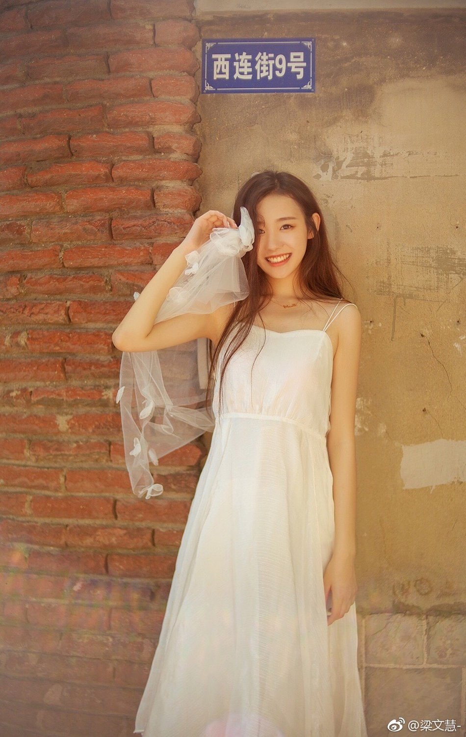 组图:上戏校花风格百变 笑容灿烂性格开朗