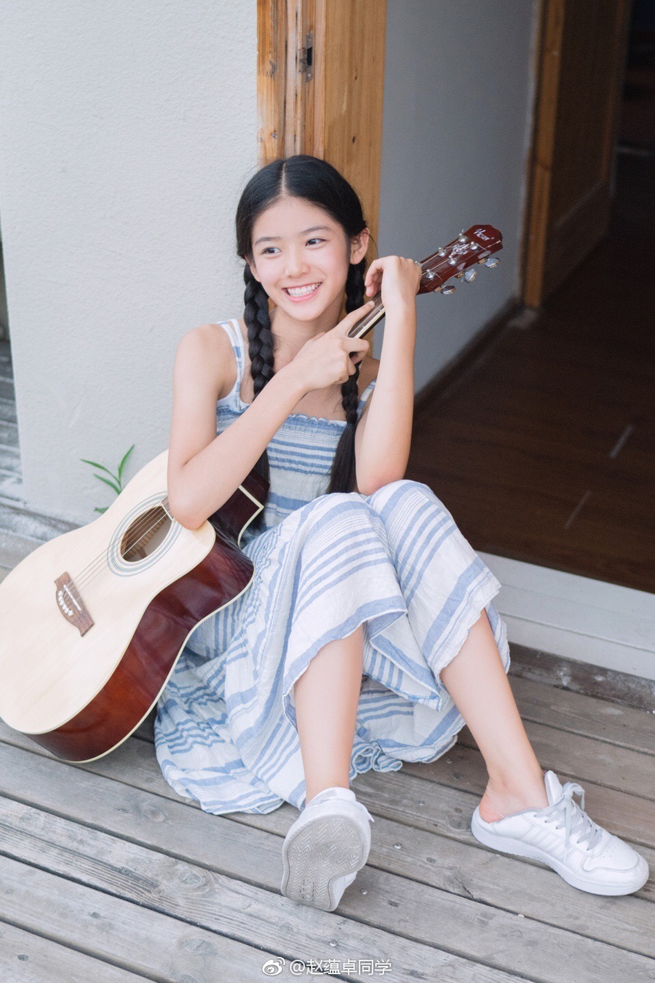 组图:河北00后校花笑容灿烂 少女感十足