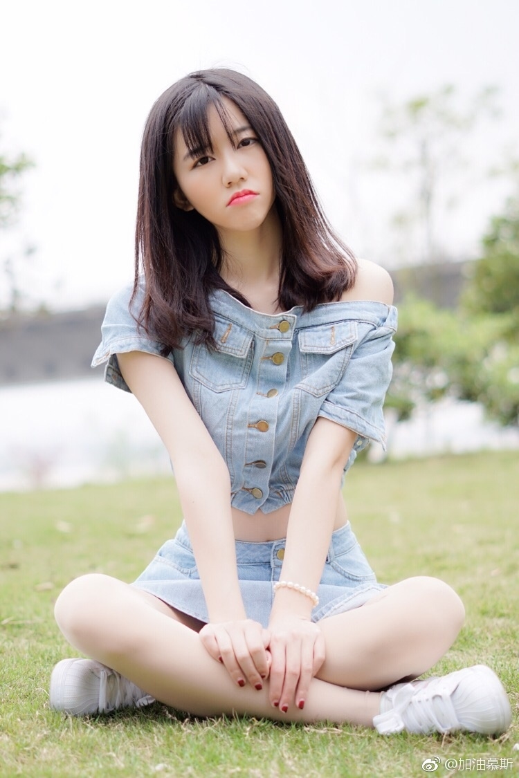 组图:中南林业科技大学校花 身材火辣长相甜美