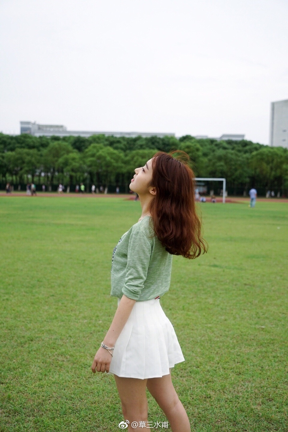 上海大学校花甜笑迷人 温暖整个冬天