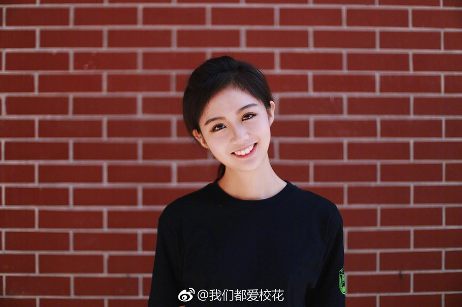 组图:中国农业大学校花 笑起来很舒服的甜美女孩