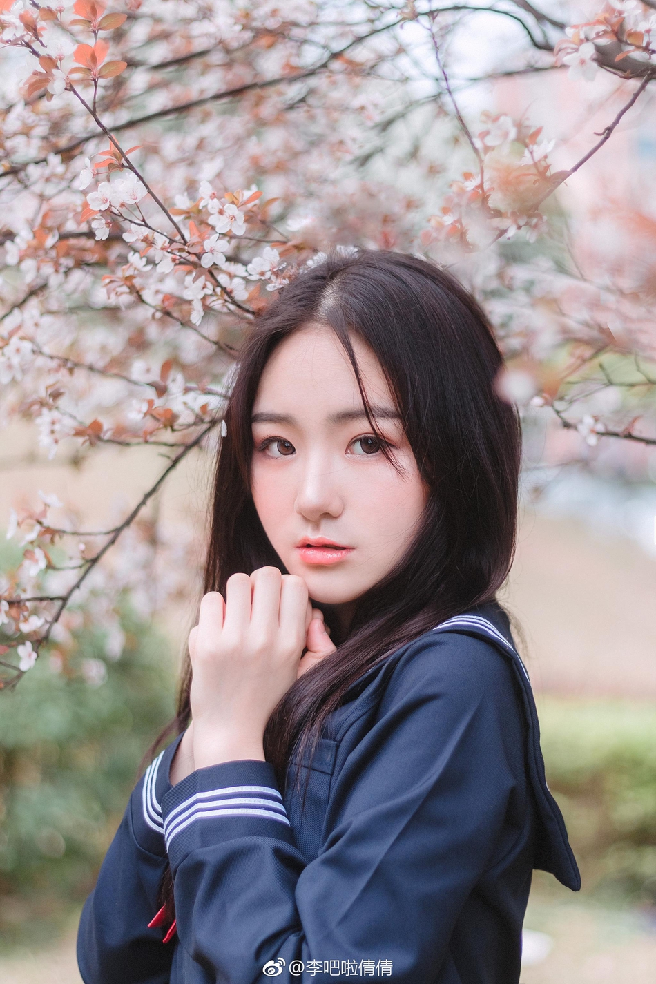 近日,九江学院校花(微博:@李吧啦倩倩)在微博晒出多种风格写真照,是一