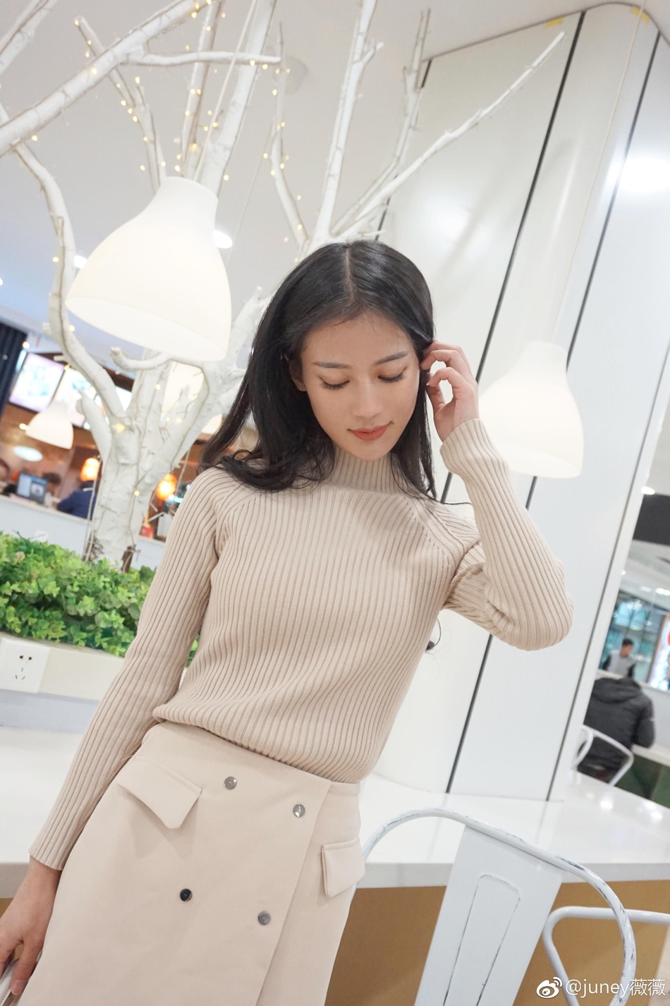 19 / 20 近日,昆明理工大学校花(微博:@juney薇薇)在微博晒出多种风格