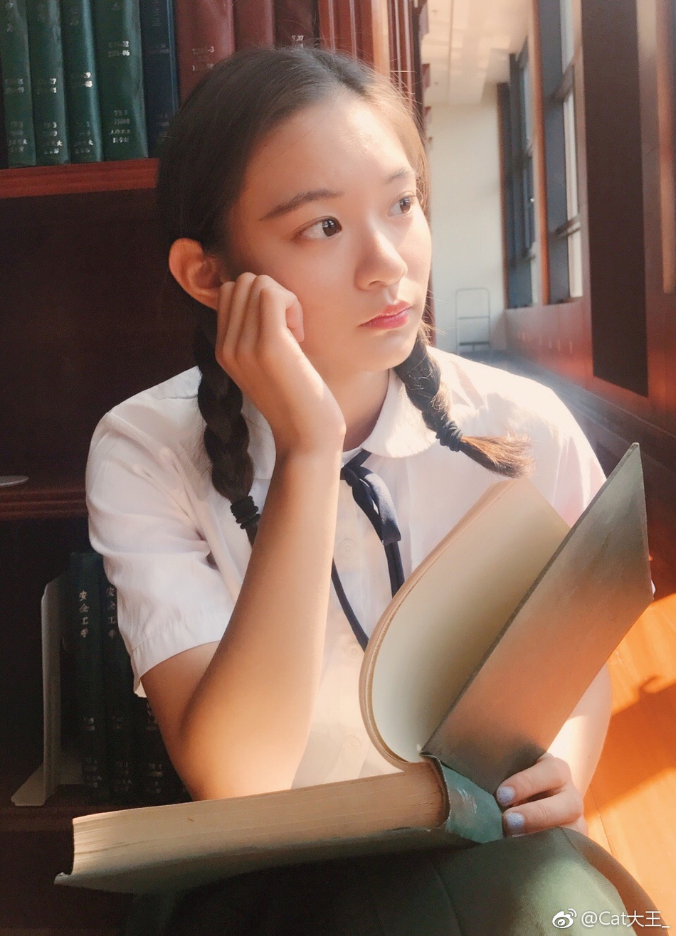 上海交通大学清新校花 温婉的女生亲和力十足