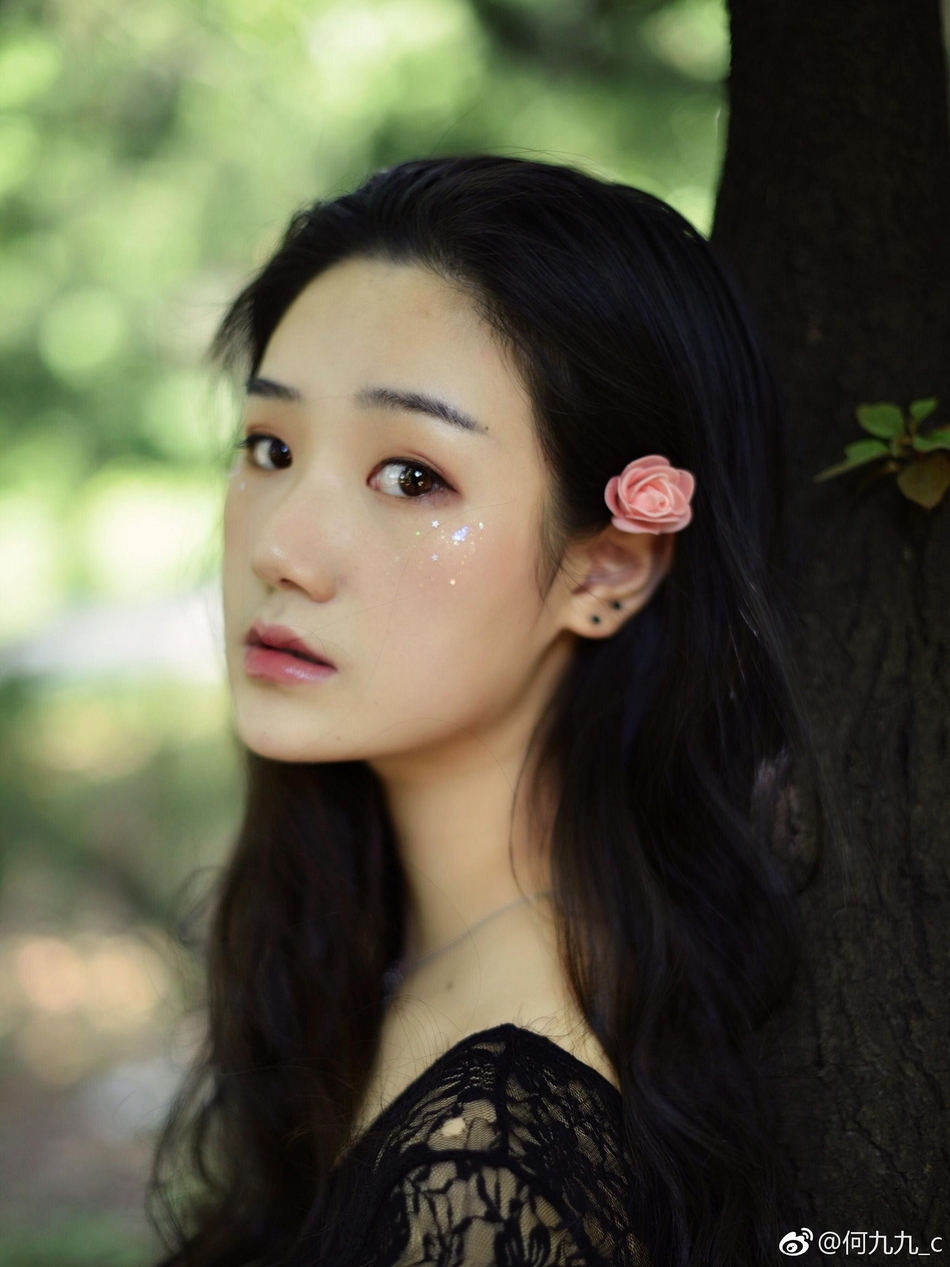 组图:江苏师范大学校花 长发飘飘气质动人