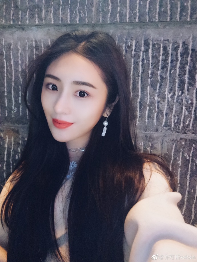 猜你喜欢 19 / 20 近日,来自天津工业大学的校花许可昕(微博@许可昕xx
