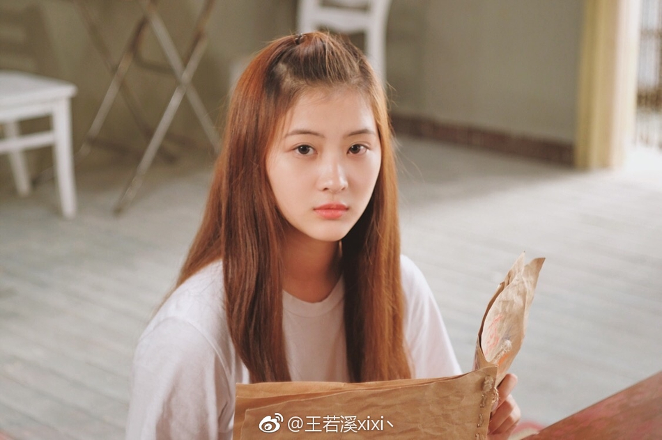 组图:北影新生写真走红 清纯可爱酷似张雪迎