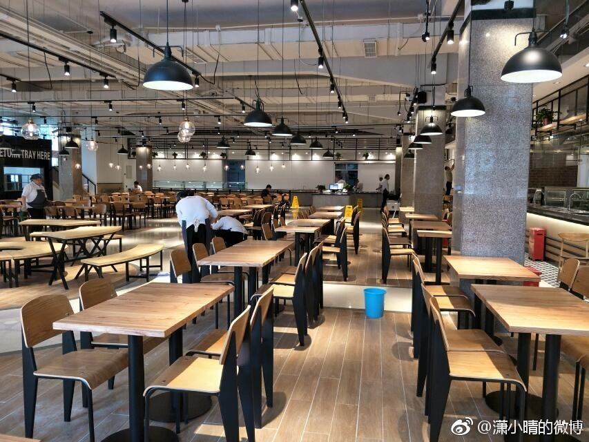 该校的二食堂重新装修,高颜值,文艺范儿,复古工业风…连餐具回收处都