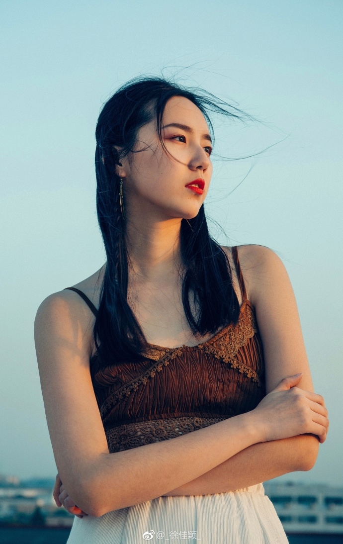 组图:浙理校花晒游客照 气场十足似超模