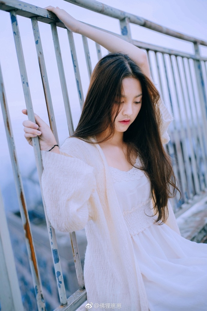 川外校花清纯美照曝光 神似美人鱼林允